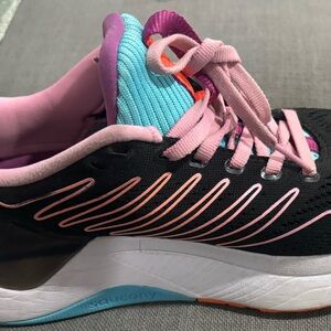 Women’s saucony speed roller size 9.In great condition wore it few times.